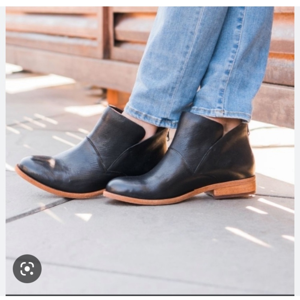 🍄 Kork-Ease Ryder Black Leather Ankle Bootie